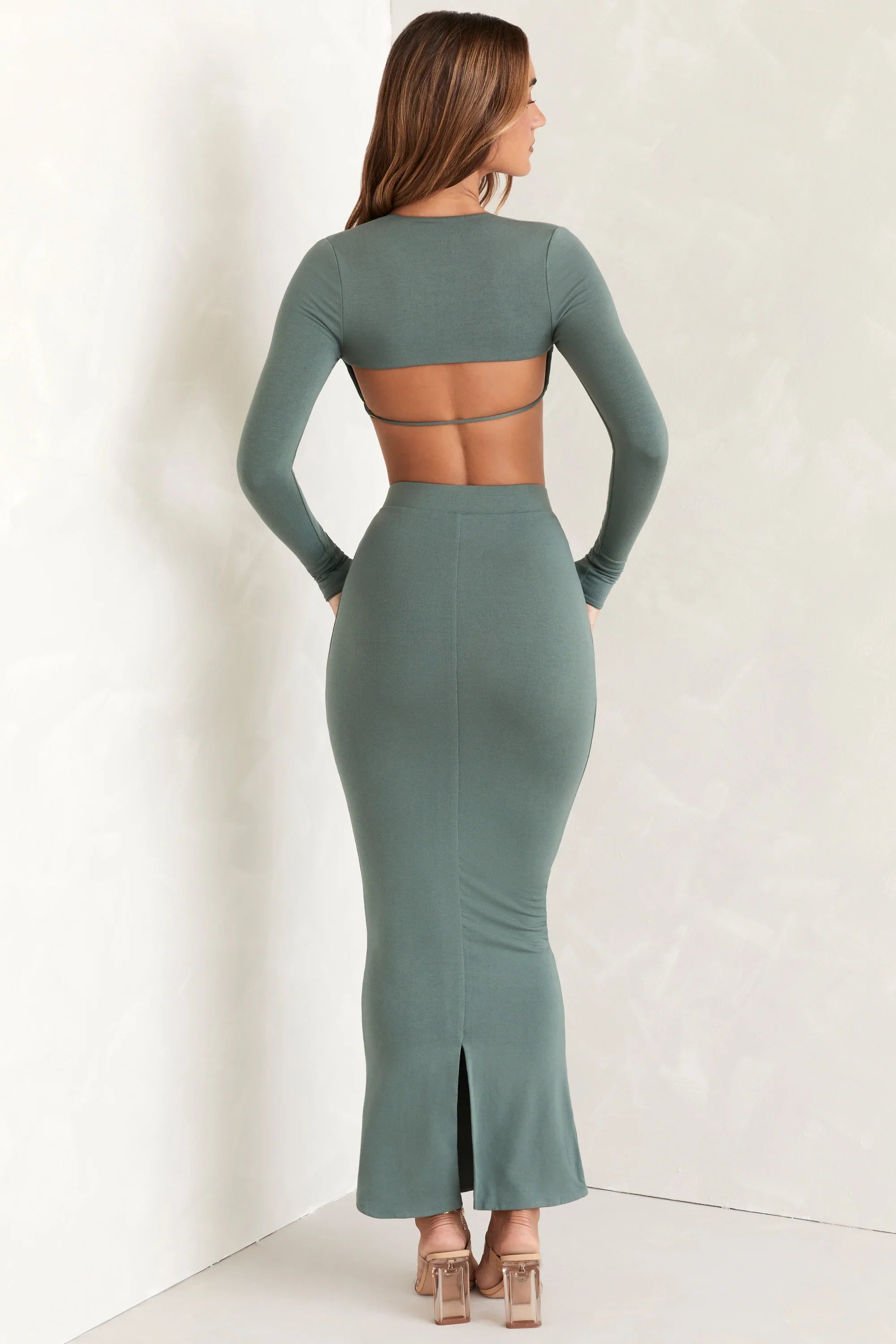 Cut Out Back Long Sleeve Crop Top in Green